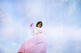 「adieu（上白石萌歌）、初のチケット制ワンマンライブを生配信」