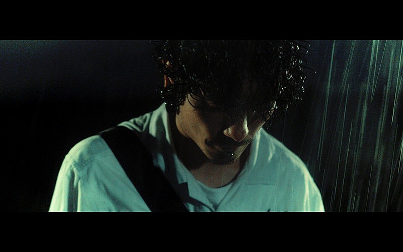 「WANIMA、新曲「離れていても」MV公開　今までのWANIMAとは一味違ったシーンも」1枚目/3