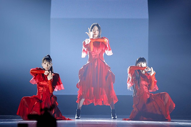 「＜ライブレポート＞Perfume、ファンとの絆が最高のグルーヴを生んだ1年半ぶりの有観客ライブ【Perfume LIVE 2021 [polygon wave]】」1枚目/14