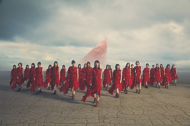 「櫻坂46、新アーティスト写真を公開　新曲「流れ弾」のラジオ初OAも決定」1枚目/1