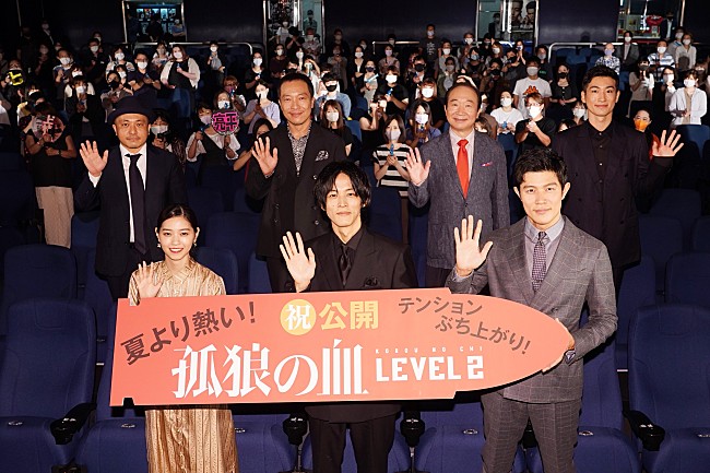 「松坂桃李「僕が役所さんがやっていた立ち位置をやるってこと…」「オオカミに育てられた犬みたいな感じで行こうと思った」」1枚目/1