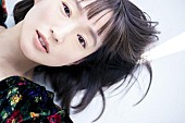 「安藤裕子、新曲「ReadyReady」リリックビデオをプレミア解禁＆YouTube Live配信へ」1枚目/1