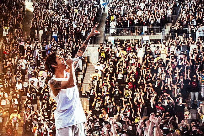 「＜ライブレポート＞ONE OK ROCKの挑戦的なアコースティック・ライブ【Day to Night Acoustic Sessions】を振り返る」1枚目/9