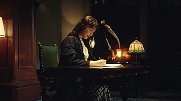 乃木坂46、賀喜遥香がセンターを務める新曲「君に叱られた」MV公開