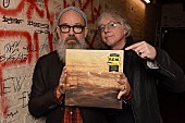 「R.E.M.のマイケル・スタイプ＆マイク・ミルズ、地元住民に新型コロナのワクチン接種を呼びかける」1枚目/1