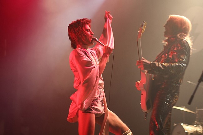 「（C）COPYRIGHT 2019 SALON BOWIE LIMITED, WILD WONDERLAND FILMS LLC」2枚目/4