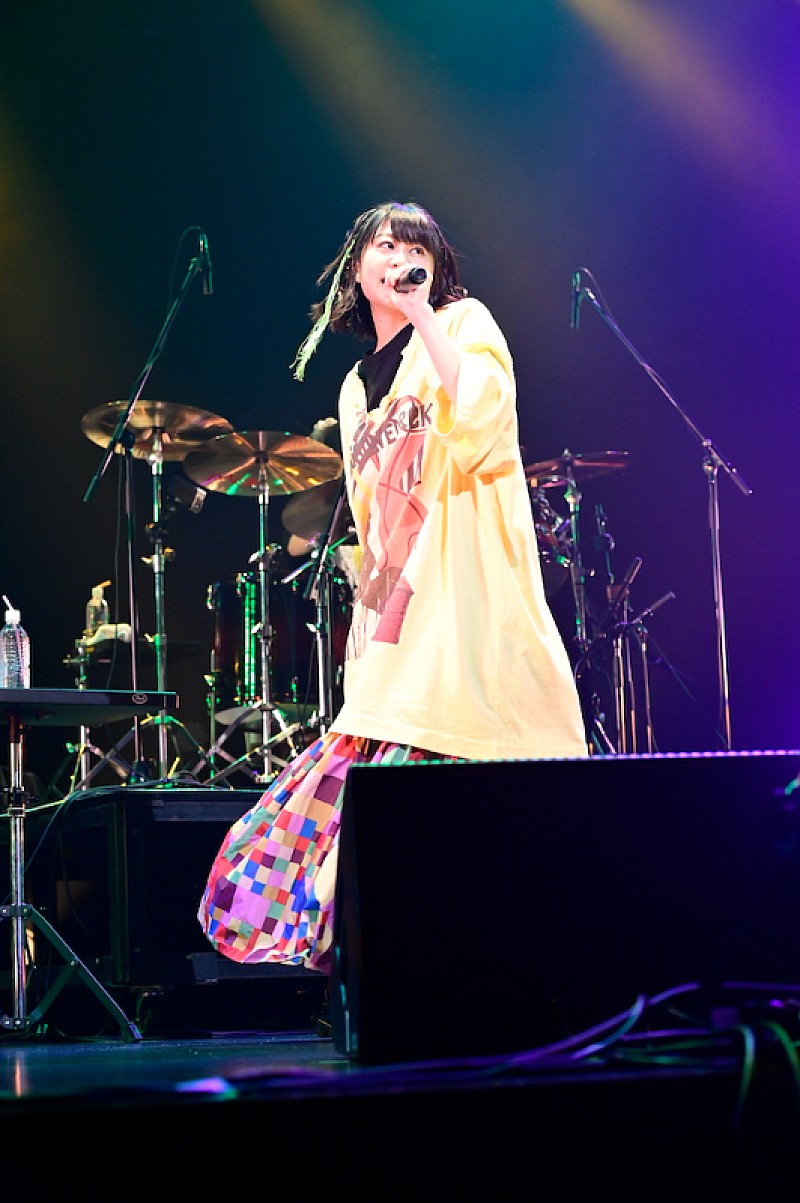 「大塚紗英、【Live Crew 2021】Raychell×Merm4id×大塚紗英にて最新ミニALより「スター街道」初披露」1枚目/4