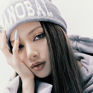 「BLACKPINK LISA、ソロ曲「LALISA」MVが2日で1億突破＆K-POPソロ最短新記録を樹立」