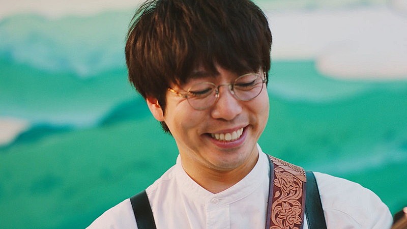 「高橋優、銭湯で番頭を務めギターを弾く「Piece」MV公開」1枚目/3