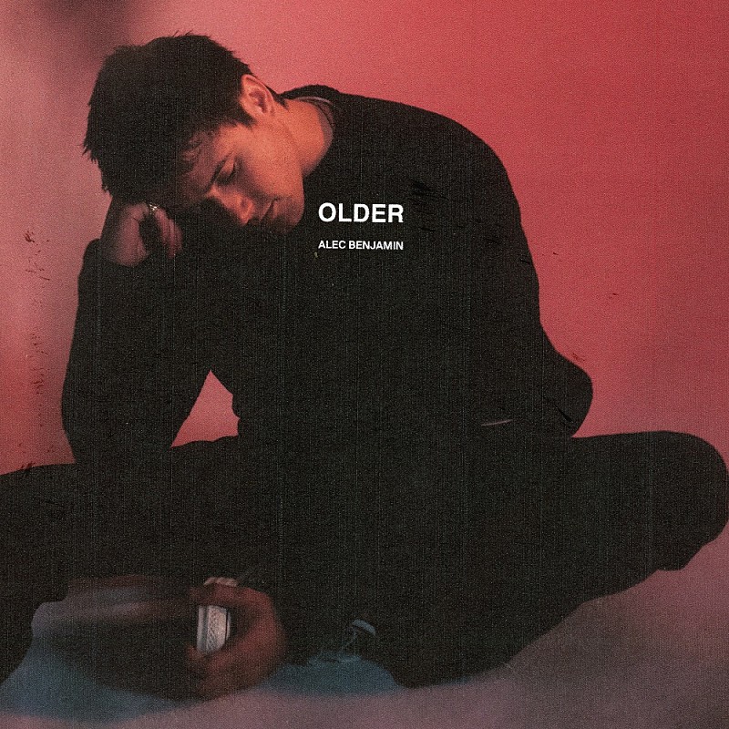 アレック・ベンジャミン、ニュー・シングル「Older」のノスタルジックなMV公開