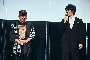 「松坂桃李、古田新太のスタミナに驚く　「僕は毎回、疲弊してホテルに帰っていたのに…」」