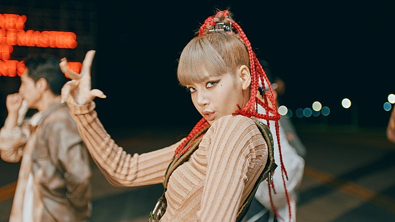 ＢＬＡＣＫＰＩＮＫ「LISA（BLACKPINK）、ソロデビューシングルより「MONEY」パフォーマンスビデオを公開」1枚目/4