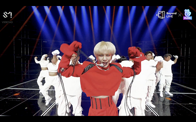 「キー（SHINee）、“レトロ・フューチャリズム”体現したオンラインコンサートで新曲初披露」1枚目/10