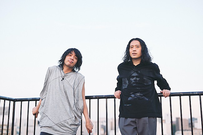 「又吉直樹と銀杏BOYZ峯田和伸の対談番組をスペースシャワーTVで放送」1枚目/3