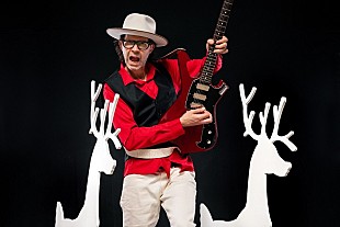 「ポール・ギルバート、初のクリスマス・アルバムから「Hark! The Herald Angels Sing」のMV公開」