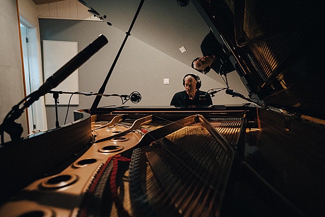 「リチャード・カーペンター、キャリア初のソロ・ピアノALから「遙かなる影」を先行配信」1枚目/2