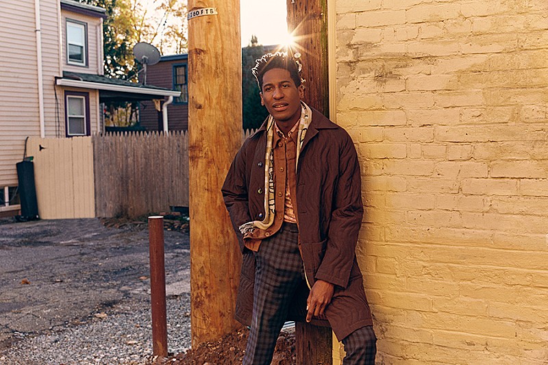 ジョン・バティステ、最新AL『ウィー・アー』DX盤発売＆トリー・ケリーとのコラボ曲「シング」MV公開