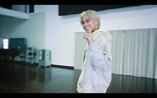 「SKY-HI / One More Day feat. REIKO （Prod. Matt Cab） -Music Video-」3枚目/13