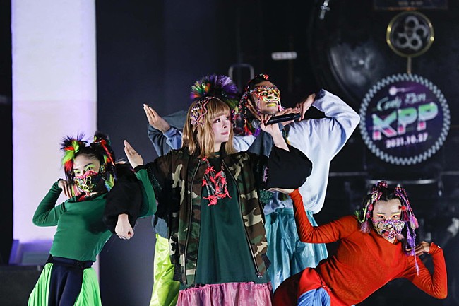 「きゃりーぱみゅぱみゅ、オンラインライブで新曲＆代表曲を織り交ぜたセットリスト披露」1枚目/9