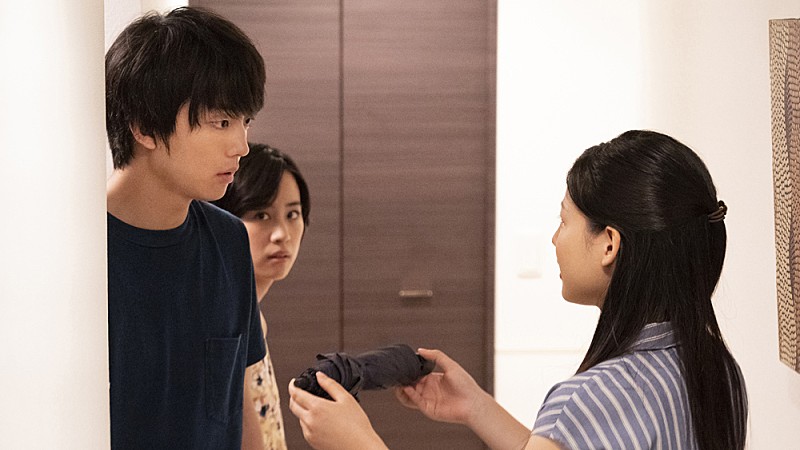 「令和版「東京ラブスト－リ－」石井杏奈“さとみ”の雨傘返却で修羅場に　「なぜ今渡す。妖怪傘女」」1枚目/1