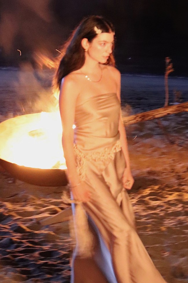 「©Ophelia Mikkelson Jones」2枚目/3