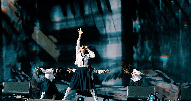 ＜ライブレポート＞新しい学校のリーダーズ、LA音楽フェスで海外初パフォーマンス