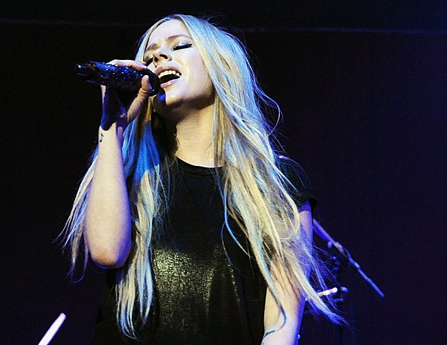 「アヴリル・ラヴィーン、新曲「Bite Me」を11/10にリリースへ」1枚目/1