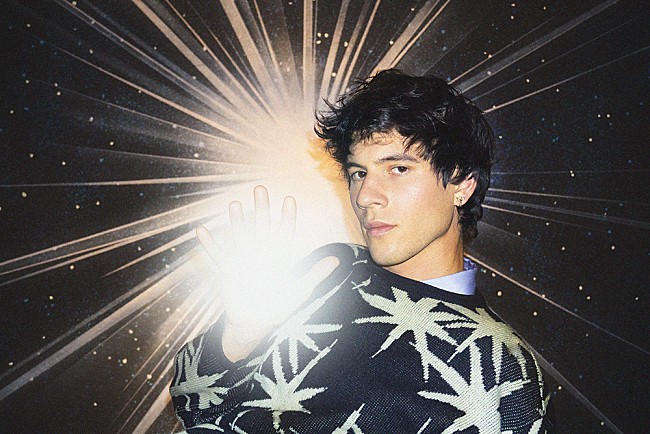 「オーバーホーファー、キング・プリンセス参加の新曲「Dreaming Of U」のMV公開」1枚目/2