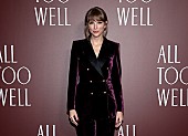「テイラー・スウィフト、「オール・トゥー・ウェル」10分ver.を『SNL』でTV初パフォーマンス」1枚目/1