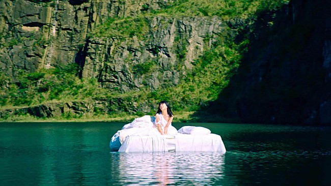 「アイナ・ジ・エンド、壮大なスケールの「神様」MV公開　リリースイベントも決定」1枚目/4