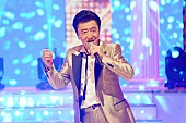 「桑田佳祐、最高のエンターテイメントで明日への活力を届けた『ベストアーティスト2021』」1枚目/2