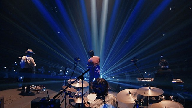 「クリープハイプ、新曲「ナイトオンザプラネット」ライブ映像を公開　ニューアルバムにワンマン全編収録」1枚目/3