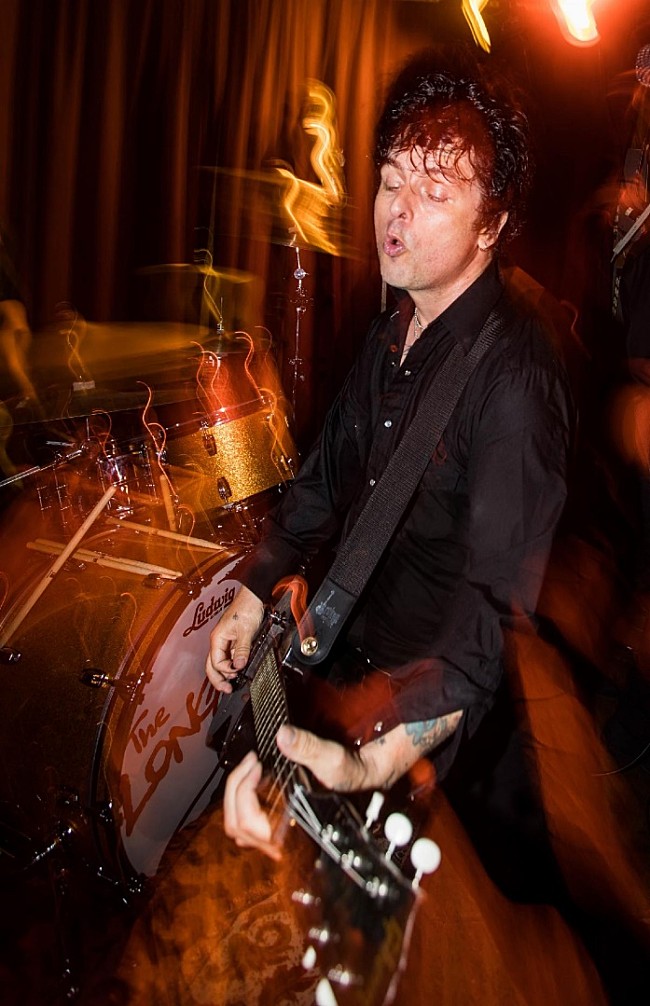 「グリーン・デイのビリー・ジョー・アームストロング、最新シグネチャー・モデルがエピフォンからリリース」1枚目/3