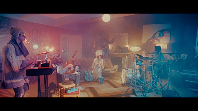 「東京事変、アジトでセッション「仏だけ徒歩」MV公開」1枚目/8