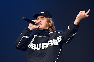 「ザ・キッド・ラロイ、豪州最大の音楽祭【2021 ARIA賞】で2部門受賞＆大ヒット曲「ステイ」披露」