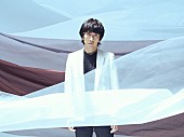 「吉井和哉、新曲「○か×」MVプレミア公開へ向けティザー解禁」1枚目/2