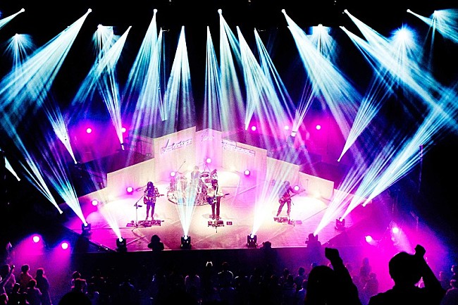 「＜ライブレポート＞LAMP IN TERREN、どこまでも“今”を映し出した初のホールワンマン」1枚目/9