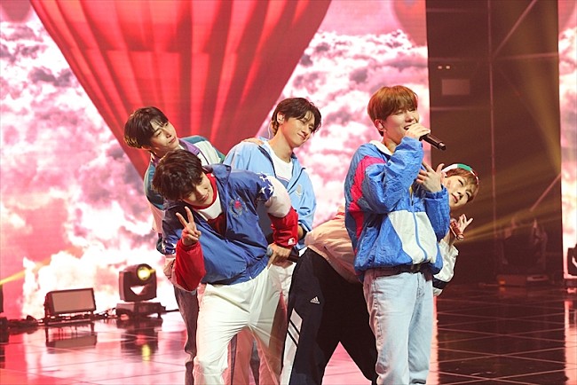 「（C）2021 STARSHIP ENTERTAINMENT Co. Ltd ALL RIGHTS RESERVED. MADE IN KOREA」2枚目/27