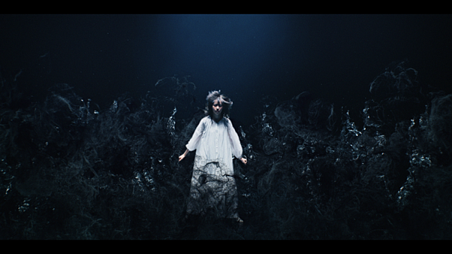 「「ONE AND LAST」MV」5枚目/9