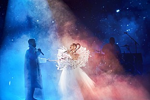 「映画『ドント・ルック・アップ』サントラ配信開始、アリアナ・グランデ＆キッド・カディのパフォーマンス・ビデオ公開」