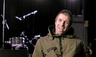 「リアム「ノエルとよく揉めた」、ドキュメンタリー映画『ロックフィールド 伝説の音楽スタジオ』予告編」