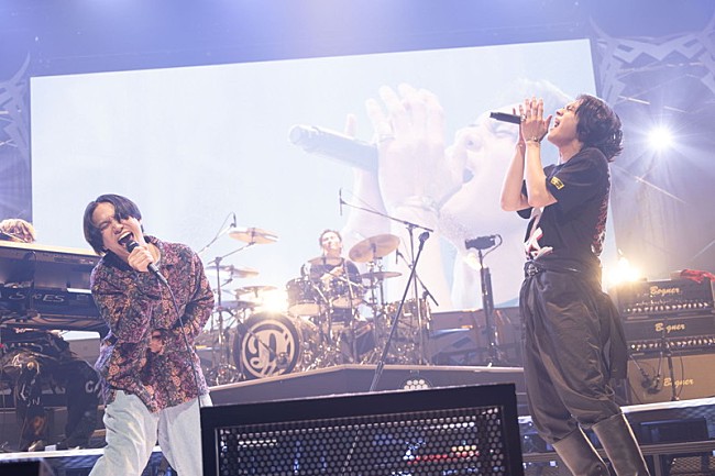 「DISH//、10周年記念ライブ初日にはっとり（マカロニえんぴつ）とデュエット」1枚目/9