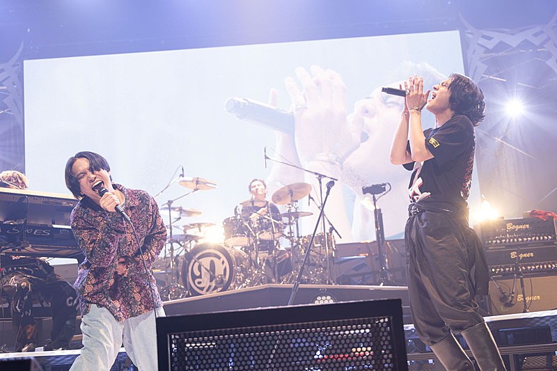 「DISH//、10周年記念ライブ初日にはっとり（マカロニえんぴつ）とデュエット」1枚目/9