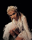 「FKAツイッグス、ザ・ウィークエンドとの新曲について「とても誇りに思う」と語る」1枚目/3