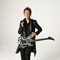 布袋寅泰、自身の人生を変えた世界的写真家・鋤田正義との「HOTEI