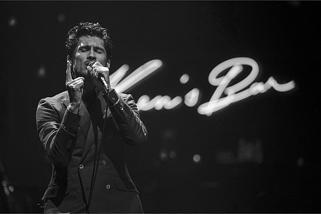 「平井堅、ライフワーク的ライブ【Ken&#039;s Bar 】の模様をWOWOWで2/12に放送」1枚目/1