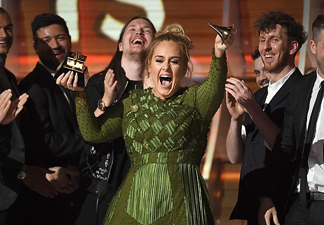 「アデル、「オー・マイ・ゴッド」MVのティーザー映像を公開」1枚目/1