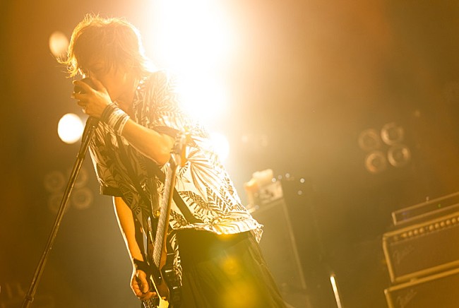 「INORAN、ライブ＆ドキュメンタリーBD『INORAN TOKYO 5 NIGHTS BACK TO THE ROCK&#039;N ROLL』リリース決定」1枚目/2