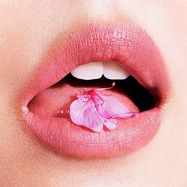 「あいみょん「桜が降る夜は」自身7曲目のストリーミング累計1億回再生突破」1枚目/1