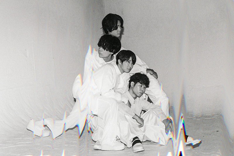 「EASTOKLAB、最新アルバム『Ai』を異なる視点から提示するアルバム『Ai - Bedside Remix』リリース」1枚目/2